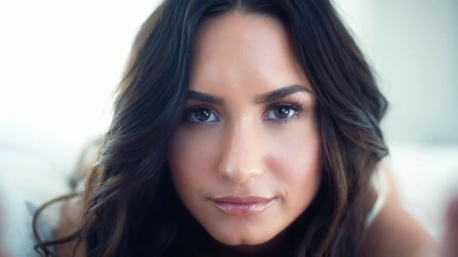 Demi_Lovato-_Simply_Complicated_-_Official_Documentary5Bvia_torchbrowser_com5D_mp480160.jpg
