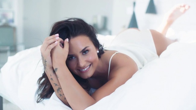 Demi_Lovato-_Simply_Complicated_-_Official_Documentary5Bvia_torchbrowser_com5D_mp480224.jpg