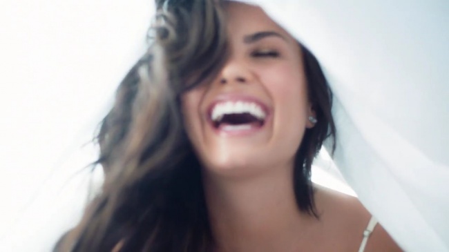 Demi_Lovato-_Simply_Complicated_-_Official_Documentary5Bvia_torchbrowser_com5D_mp480705.jpg