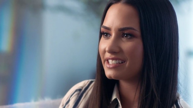 Demi_Lovato-_Simply_Complicated_-_Official_Documentary5Bvia_torchbrowser_com5D_mp480736.jpg