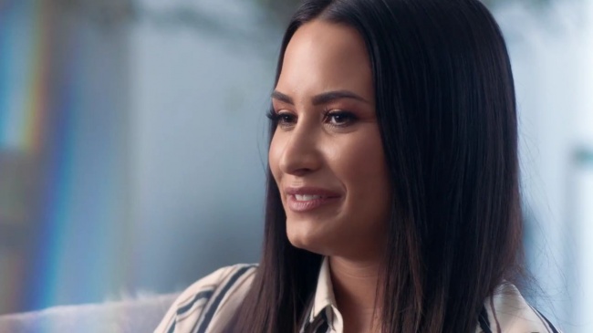 Demi_Lovato-_Simply_Complicated_-_Official_Documentary5Bvia_torchbrowser_com5D_mp486472.jpg