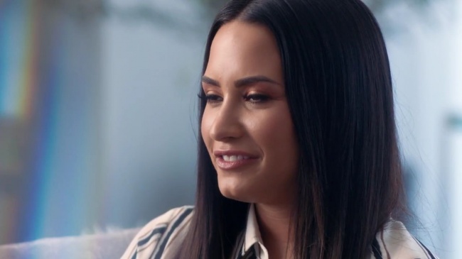 Demi_Lovato-_Simply_Complicated_-_Official_Documentary5Bvia_torchbrowser_com5D_mp486504.jpg