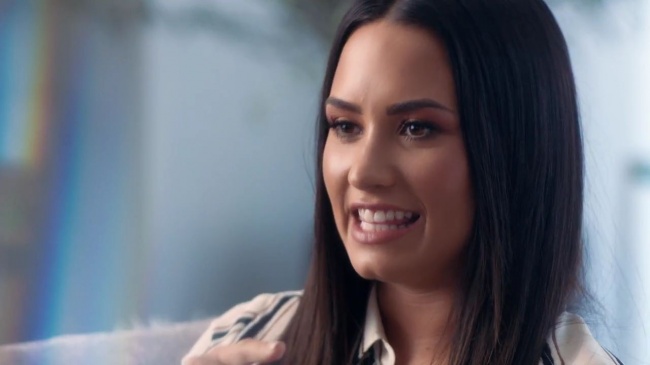 Demi_Lovato-_Simply_Complicated_-_Official_Documentary5Bvia_torchbrowser_com5D_mp486633.jpg