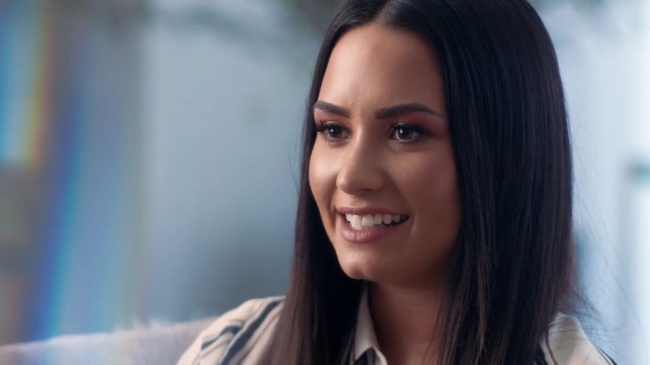 Demi_Lovato-_Simply_Complicated_-_Official_Documentary5Bvia_torchbrowser_com5D_mp486665.jpg