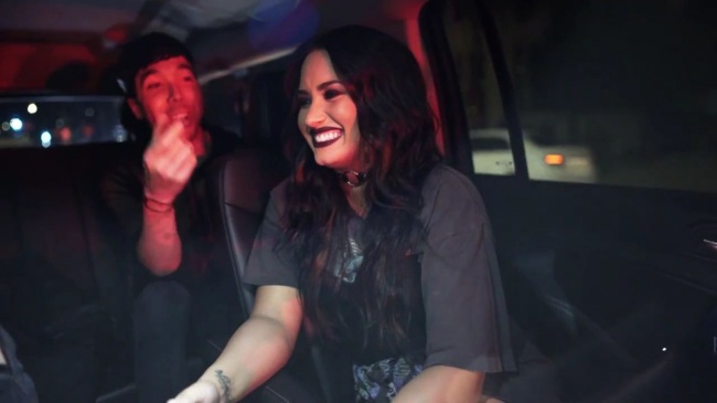 Demi_Lovato-_Simply_Complicated_-_Official_Documentary5Bvia_torchbrowser_com5D_mp487176.jpg