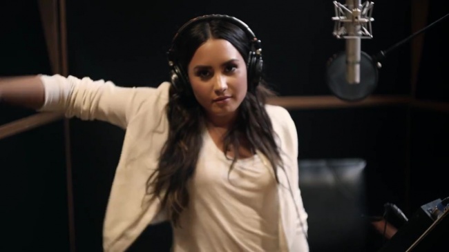 Demi_Lovato-_Simply_Complicated_-_Official_Documentary5Bvia_torchbrowser_com5D_mp492568.jpg
