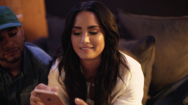 Demi_Lovato-_Simply_Complicated_-_Official_Documentary5Bvia_torchbrowser_com5D_mp494001.jpg