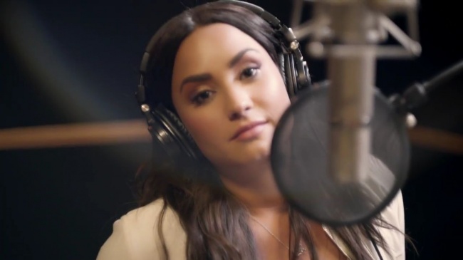 Demi_Lovato-_Simply_Complicated_-_Official_Documentary5Bvia_torchbrowser_com5D_mp495217.jpg