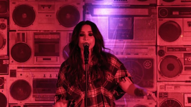 Demi_Lovato-_Simply_Complicated_-_Official_Documentary5Bvia_torchbrowser_com5D_mp499209.jpg