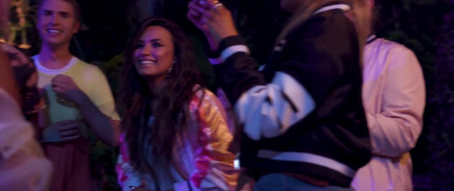 Demi_Lovato_-_-Sorry_Not_Sorry-_28Behind_The_Scenes295Bvia_torchbrowser_com5D_mp40113.png