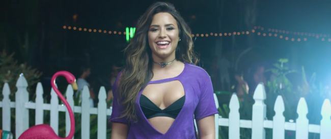 Demi_Lovato_-_-Sorry_Not_Sorry-_28Behind_The_Scenes295Bvia_torchbrowser_com5D_mp40127.png