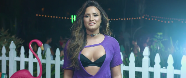 Demi_Lovato_-_-Sorry_Not_Sorry-_28Behind_The_Scenes295Bvia_torchbrowser_com5D_mp40175.png