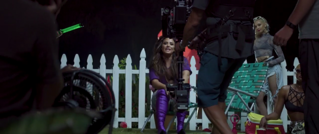 Demi_Lovato_-_-Sorry_Not_Sorry-_28Behind_The_Scenes295Bvia_torchbrowser_com5D_mp40206.png