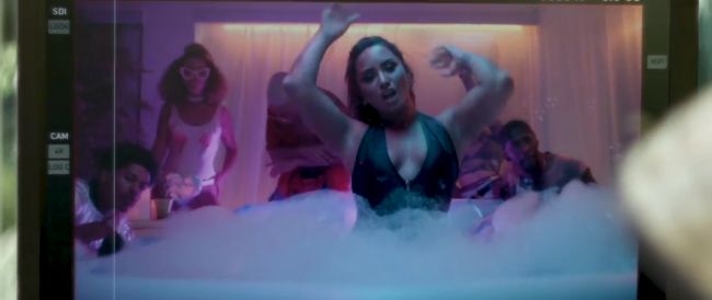 Demi_Lovato_-_-Sorry_Not_Sorry-_28Behind_The_Scenes295Bvia_torchbrowser_com5D_mp40431.png