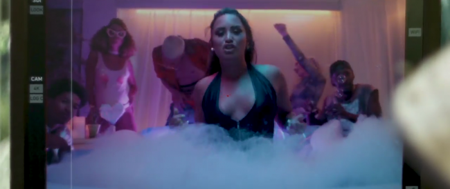Demi_Lovato_-_-Sorry_Not_Sorry-_28Behind_The_Scenes295Bvia_torchbrowser_com5D_mp40438.png