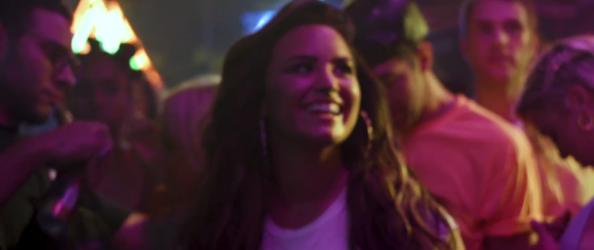 Demi_Lovato_-_-Sorry_Not_Sorry-_28Behind_The_Scenes295Bvia_torchbrowser_com5D_mp41030.png