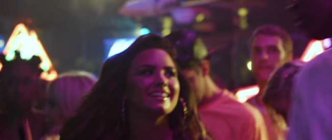 Demi_Lovato_-_-Sorry_Not_Sorry-_28Behind_The_Scenes295Bvia_torchbrowser_com5D_mp41046.png