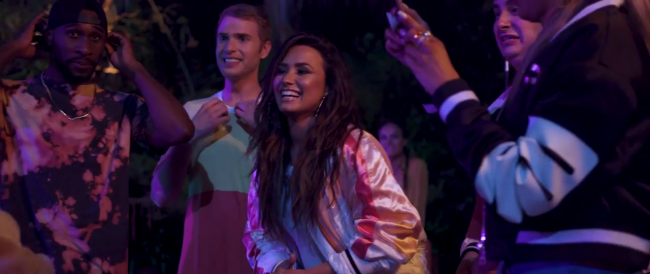 Demi_Lovato_-_-Sorry_Not_Sorry-_28Behind_The_Scenes295Bvia_torchbrowser_com5D_mp41567.png