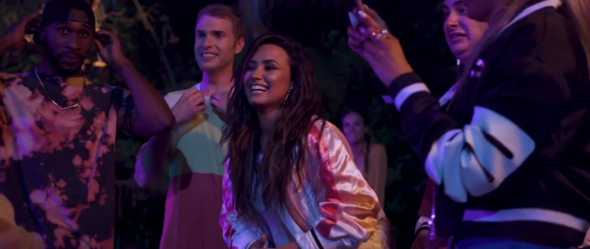 Demi_Lovato_-_-Sorry_Not_Sorry-_28Behind_The_Scenes295Bvia_torchbrowser_com5D_mp41569.png