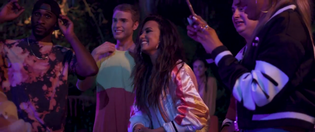 Demi_Lovato_-_-Sorry_Not_Sorry-_28Behind_The_Scenes295Bvia_torchbrowser_com5D_mp41585.png