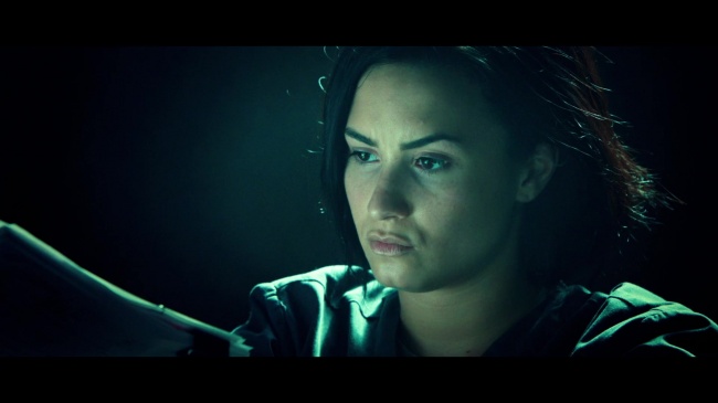 Demi_Lovato_-_Confident_091.jpg