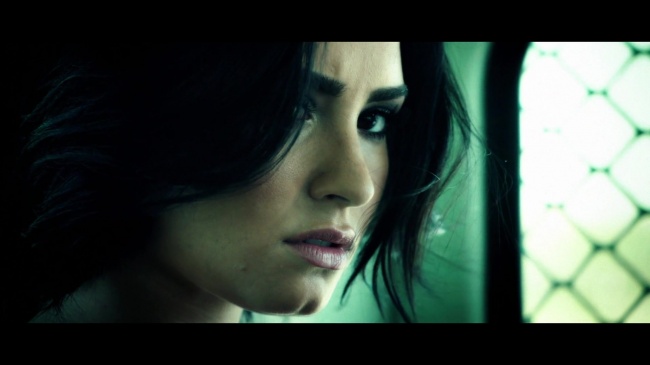 Demi_Lovato_-_Confident_290.jpg