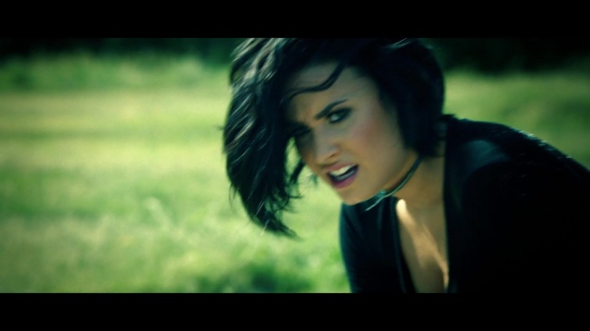 Demi_Lovato_-_Confident_335.jpg