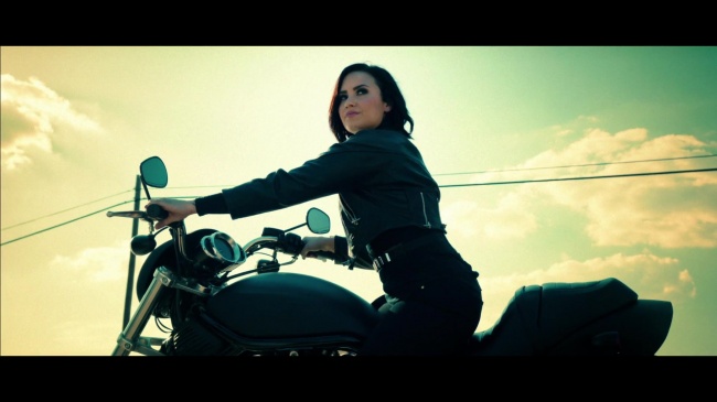 Demi_Lovato_-_Confident_482.jpg