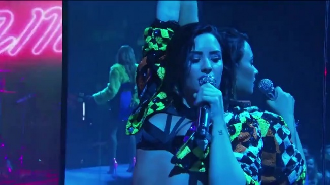 Demi_Lovato_-_Cool_For_The_Summer_28Live_on_The_Voice_Australia____147.jpg