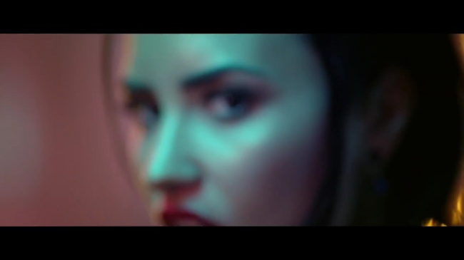 Demi_Lovato_-_Cool_for_the_Summer_28Official_Video29_mp41950.jpg