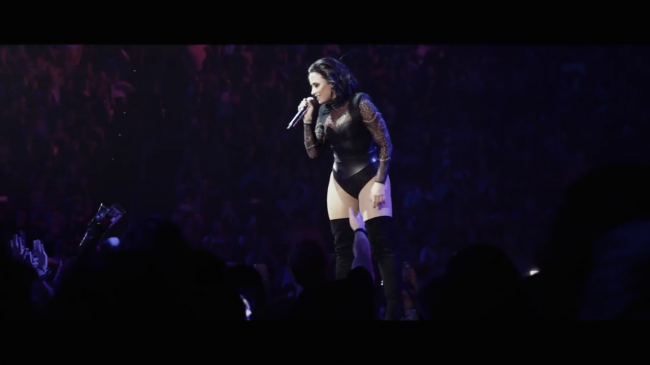 Demi_Lovato_-_Honda_Civic_Tour-_Future_Now_Diary_With_Nick_Jonas_28Part_Two29_ft__Nick_Jonas5Bvia_torchbrowser_com5D_mp42252.png
