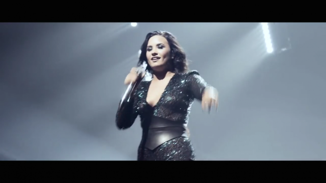 Demi_Lovato_-_Honda_Civic_Tour-_Future_Now_Diary_With_Nick_Jonas_28Part_Two29_ft__Nick_Jonas5Bvia_torchbrowser_com5D_mp42573.png