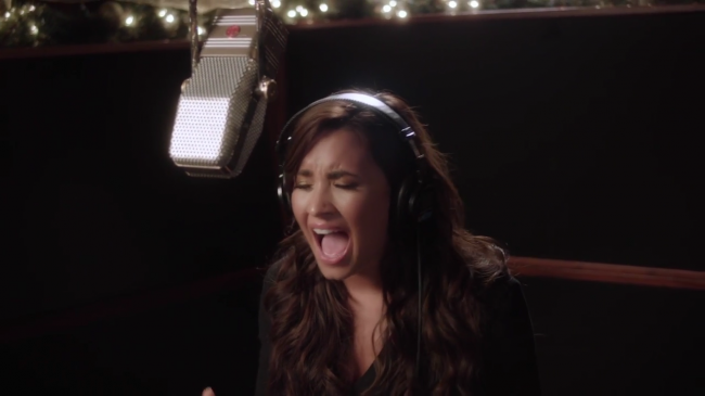 Demi_Lovato_-_Silent_Night_28Honda_Civic_Tour_Holiday_Special29_mp42162.png