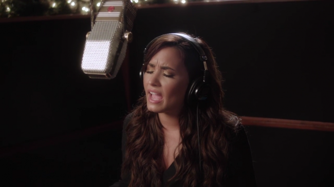 Demi_Lovato_-_Silent_Night_28Honda_Civic_Tour_Holiday_Special29_mp42782.png