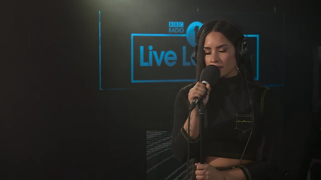 Demi_Lovato_-_Skyscraper_in_the_Live_Lounge_mp40184.png