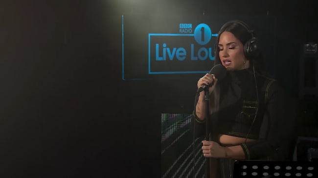Demi_Lovato_-_Skyscraper_in_the_Live_Lounge_mp40672.png