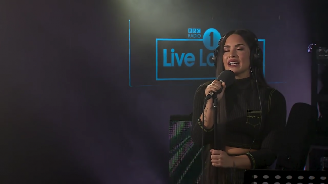 Demi_Lovato_-_Skyscraper_in_the_Live_Lounge_mp40912.png