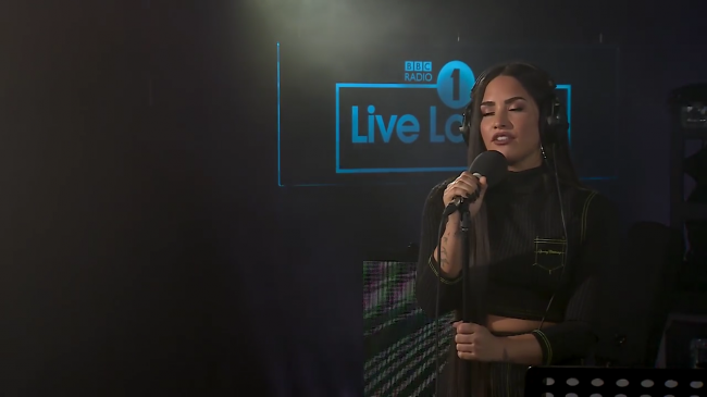 Demi_Lovato_-_Skyscraper_in_the_Live_Lounge_mp40944.png