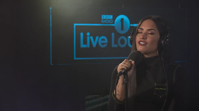 Demi_Lovato_-_Skyscraper_in_the_Live_Lounge_mp41231.png