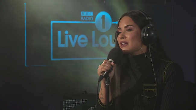 Demi_Lovato_-_Skyscraper_in_the_Live_Lounge_mp43128.png