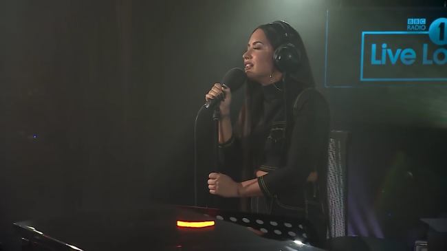 Demi_Lovato_-_Skyscraper_in_the_Live_Lounge_mp45128.png