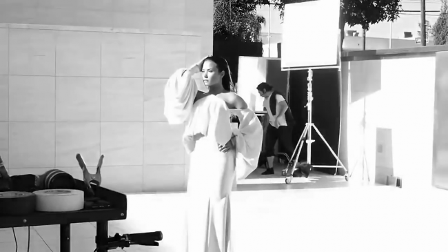 Demi_Lovato_-_Tell_Me_You_Love_Me_Photoshoot_28Behind_The_Scenes29_mp40052.png