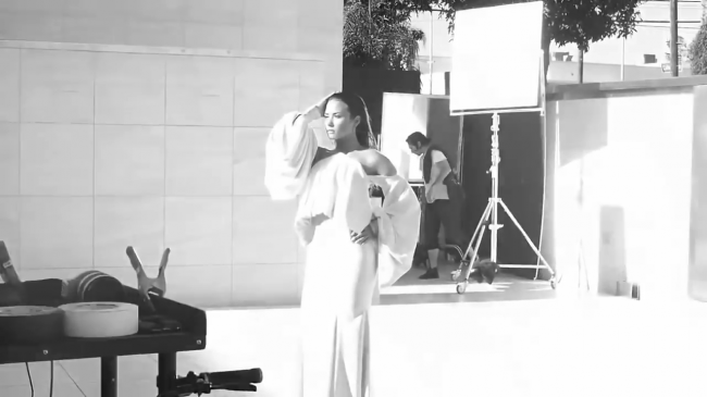 Demi_Lovato_-_Tell_Me_You_Love_Me_Photoshoot_28Behind_The_Scenes29_mp40060.png