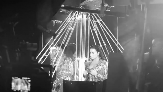 Demi_Lovato_-_Tell_Me_You_Love_Me_Photoshoot_28Behind_The_Scenes29_mp40160.png