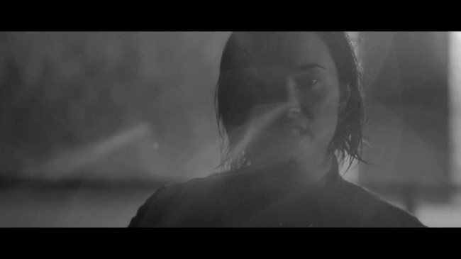 Demi_Lovato_-_Waitin_for_You_28Official_Video29_28Explicit29_ft__Sirah_024.jpg