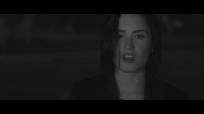 Demi_Lovato_-_Waitin_for_You_28Official_Video29_28Explicit29_ft__Sirah_042.jpg