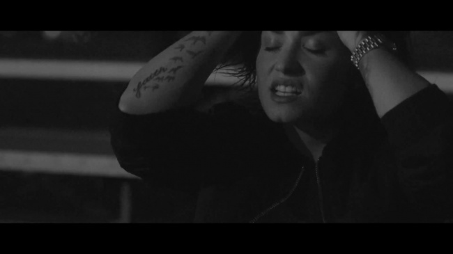 Demi_Lovato_-_Waitin_for_You_28Official_Video29_28Explicit29_ft__Sirah_102.jpg