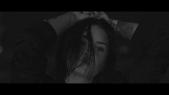 Demi_Lovato_-_Waitin_for_You_28Official_Video29_28Explicit29_ft__Sirah_126.jpg