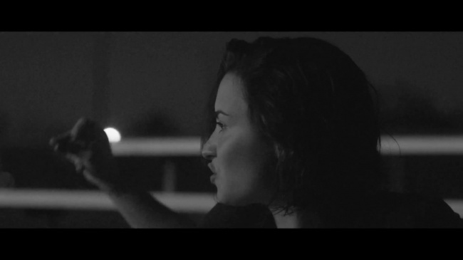 Demi_Lovato_-_Waitin_for_You_28Official_Video29_28Explicit29_ft__Sirah_246.jpg