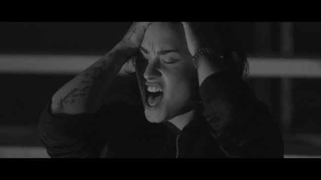 Demi_Lovato_-_Waitin_for_You_28Official_Video29_28Explicit29_ft__Sirah_399.jpg